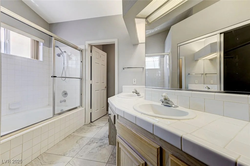 4724 Victoria Beach, Las Vegas, NV 89130