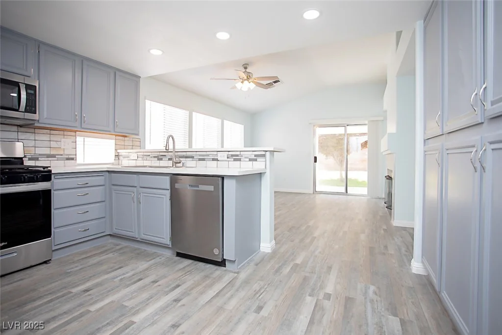 5233 Camino Del Rancho, Las Vegas, NV 89130