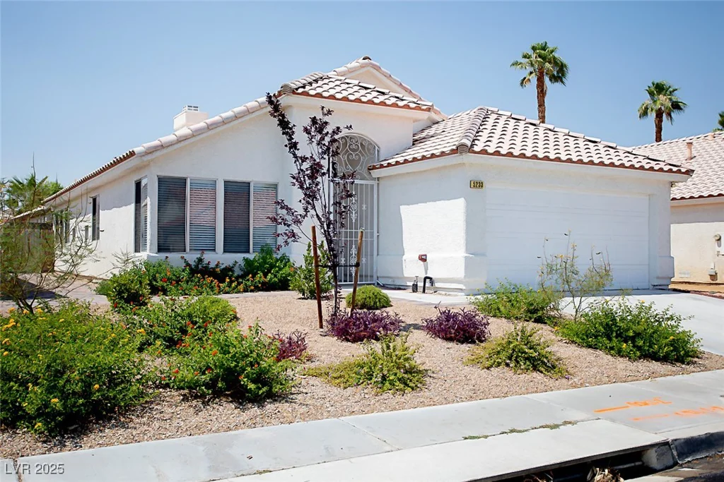 5233 Camino Del Rancho, Las Vegas, NV 89130