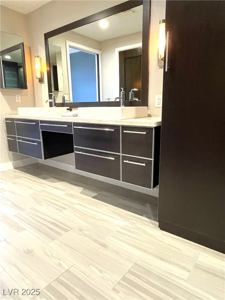8925 Flamingo, Las Vegas, NV 89147