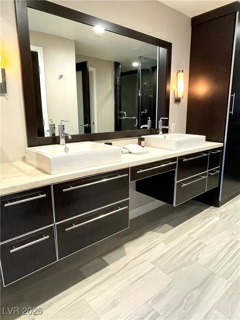 8925 Flamingo, Las Vegas, NV 89147