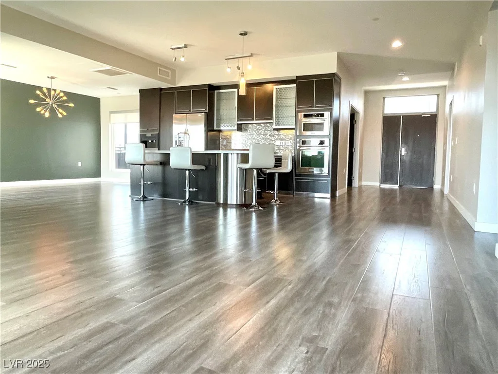 8925 Flamingo, Las Vegas, NV 89147