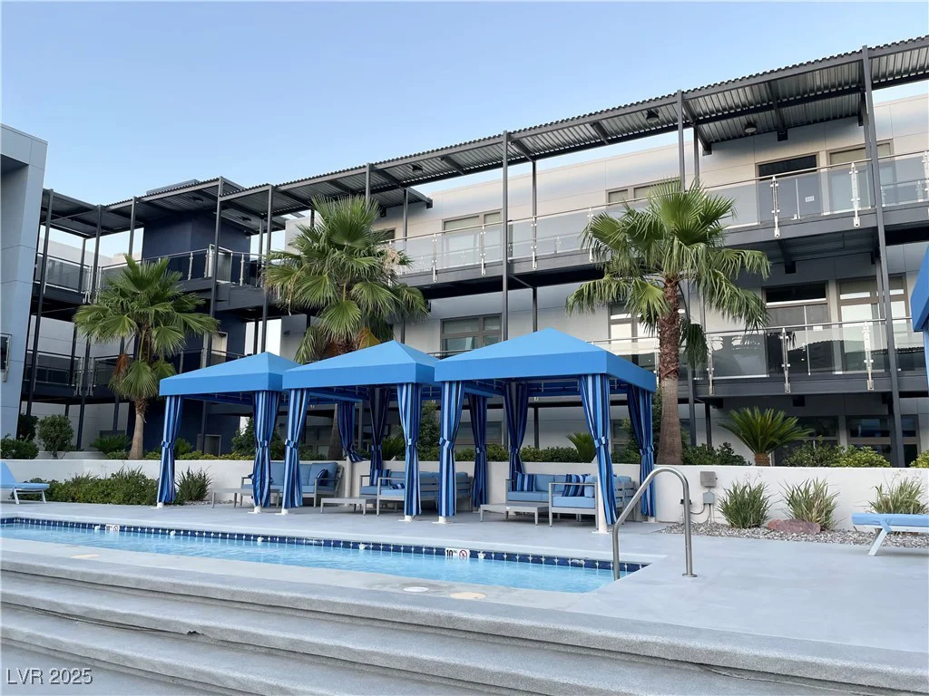 8925 Flamingo, Las Vegas, NV 89147