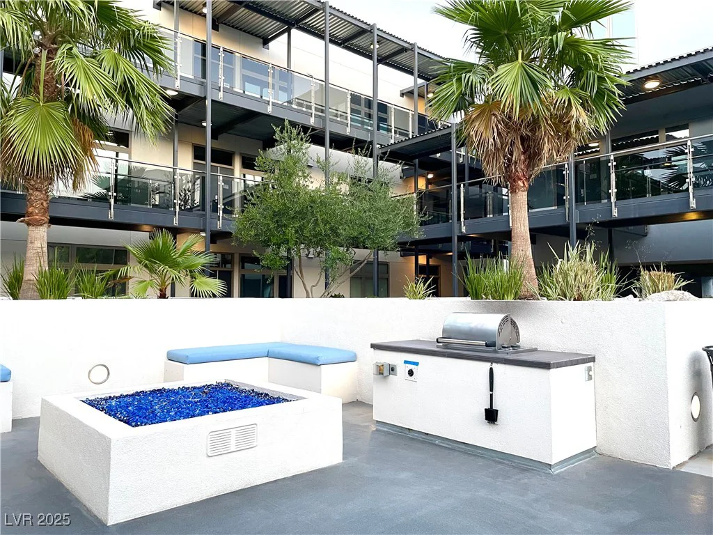 8925 Flamingo, Las Vegas, NV 89147