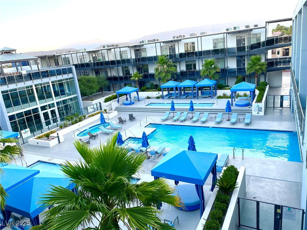 8925 Flamingo, Las Vegas, NV 89147