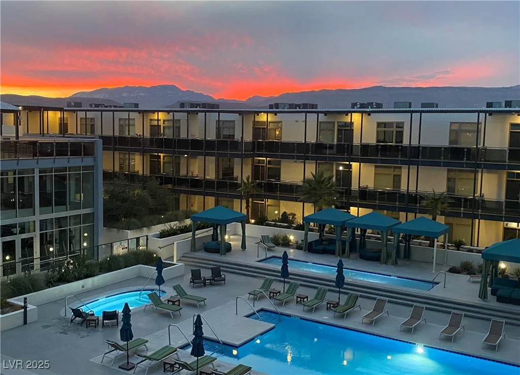 8925 Flamingo, Las Vegas, NV 89147