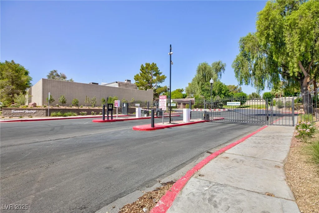 3380 Kensbrook, Las Vegas, NV 89121