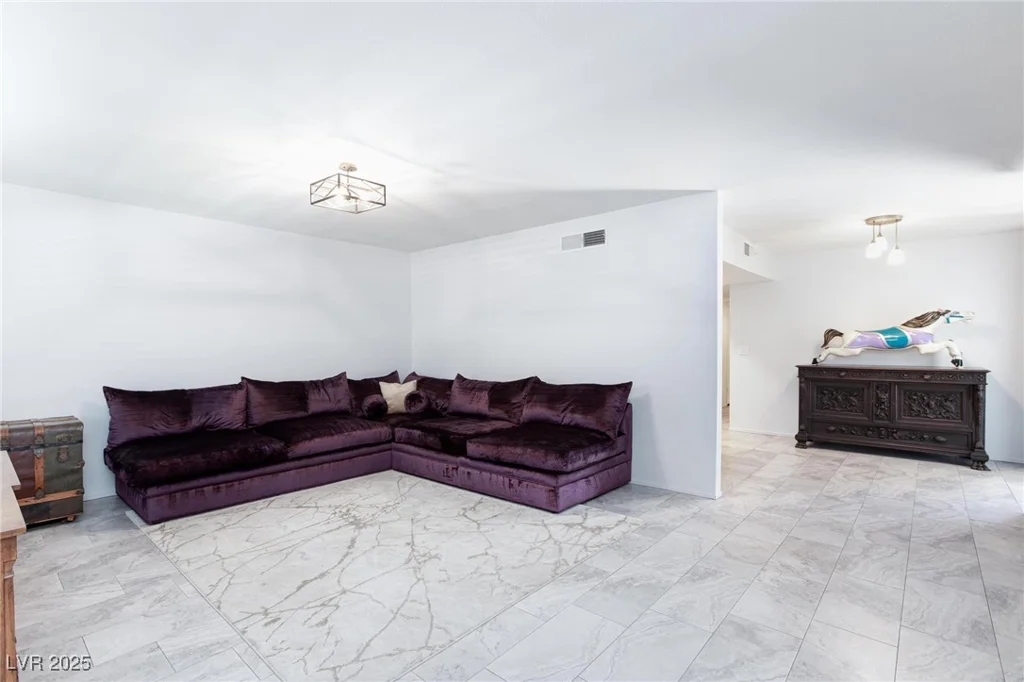 3380 Kensbrook, Las Vegas, NV 89121