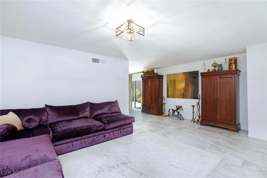 3380 Kensbrook, Las Vegas, NV 89121