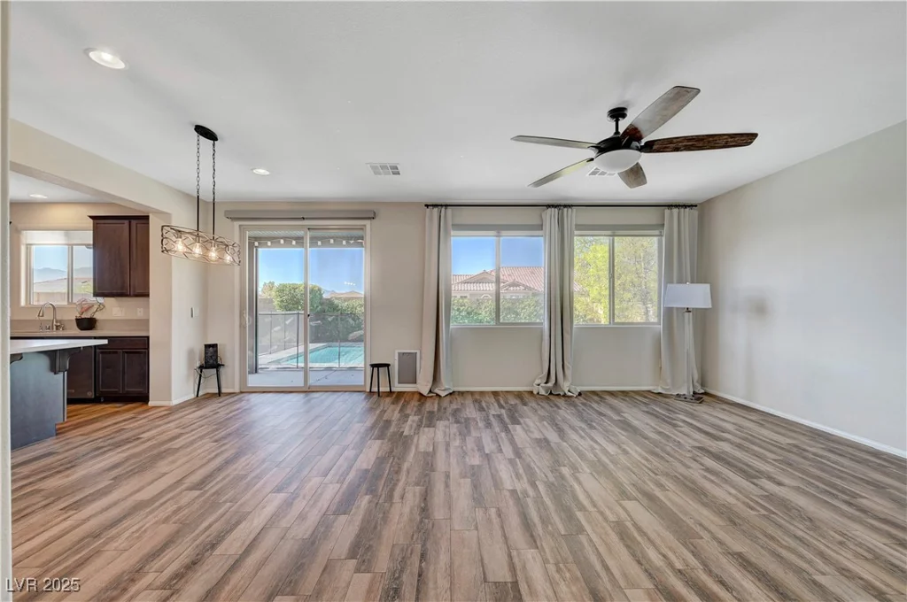 9542 Ridgeglen, Las Vegas, NV 89148