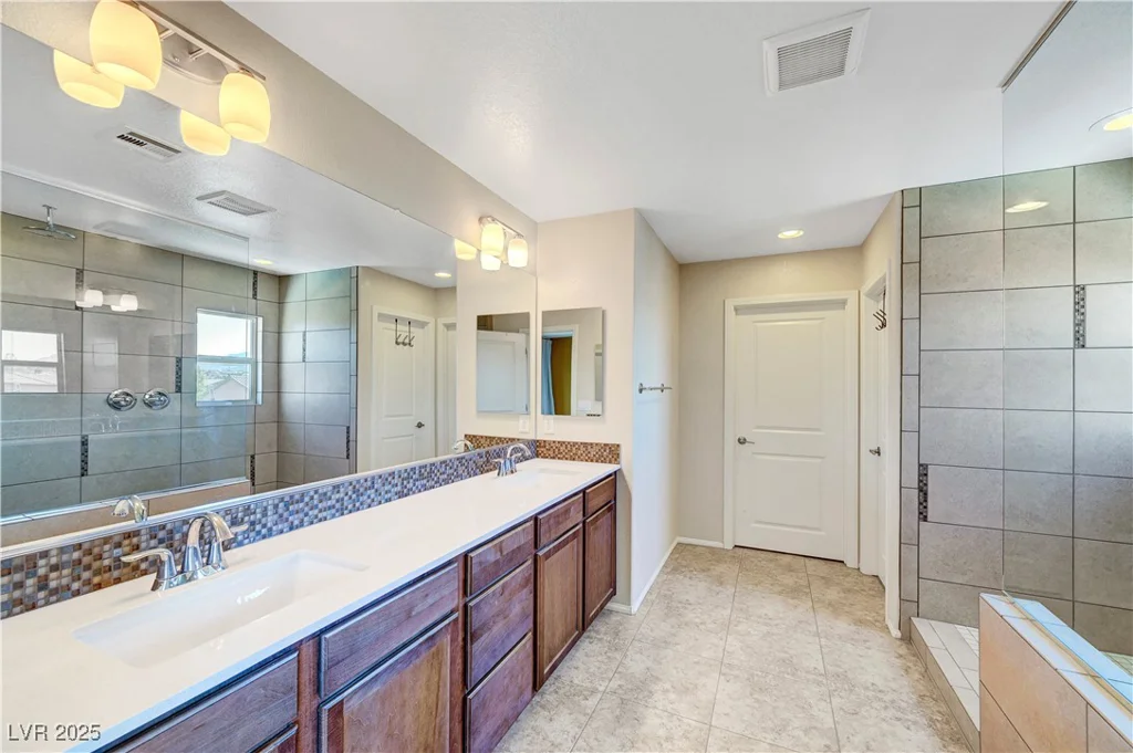 9542 Ridgeglen, Las Vegas, NV 89148