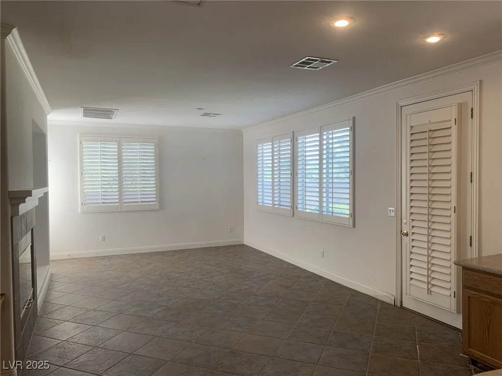 3328 White Bark Pine, Las Vegas, NV 89129