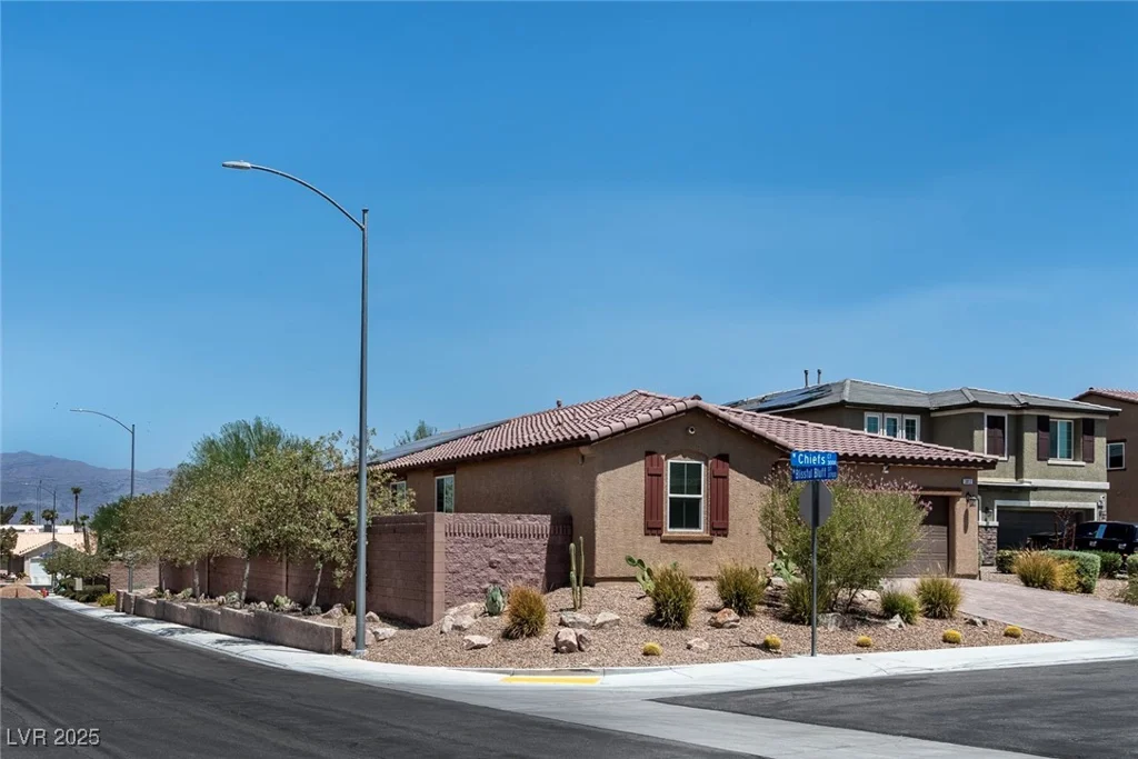 3012 Chiefs, North Las Vegas, NV 89032