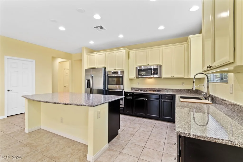 3012 Chiefs, North Las Vegas, NV 89032