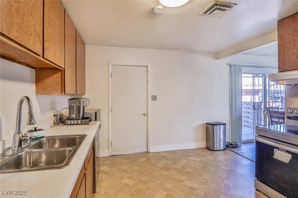 304 Perkins, Las Vegas, NV 89106