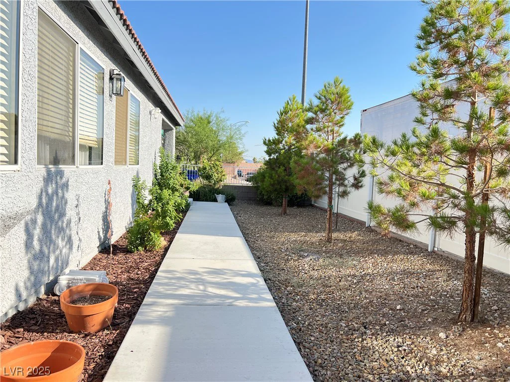 6292 Yucca Valley, Las Vegas, NV 89142
