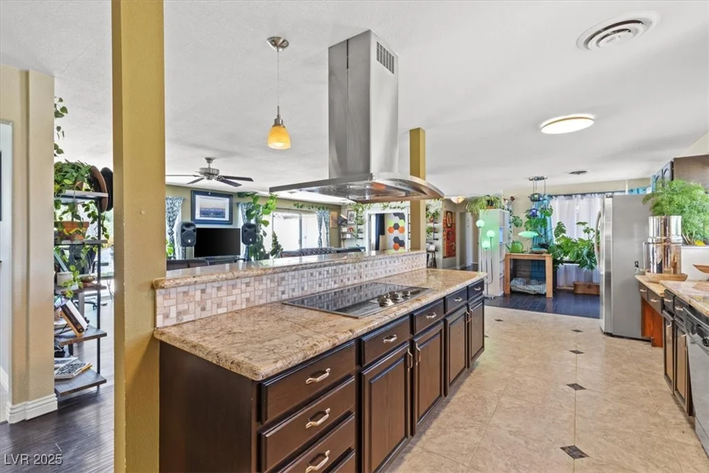 1911 Valley, Las Vegas, NV 89108