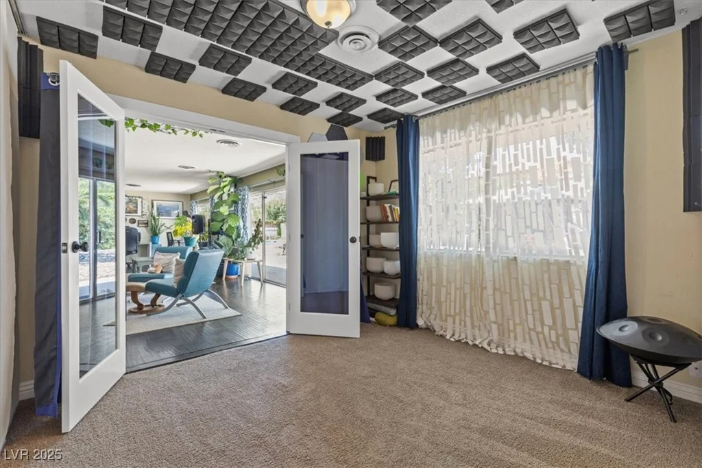 1911 Valley, Las Vegas, NV 89108