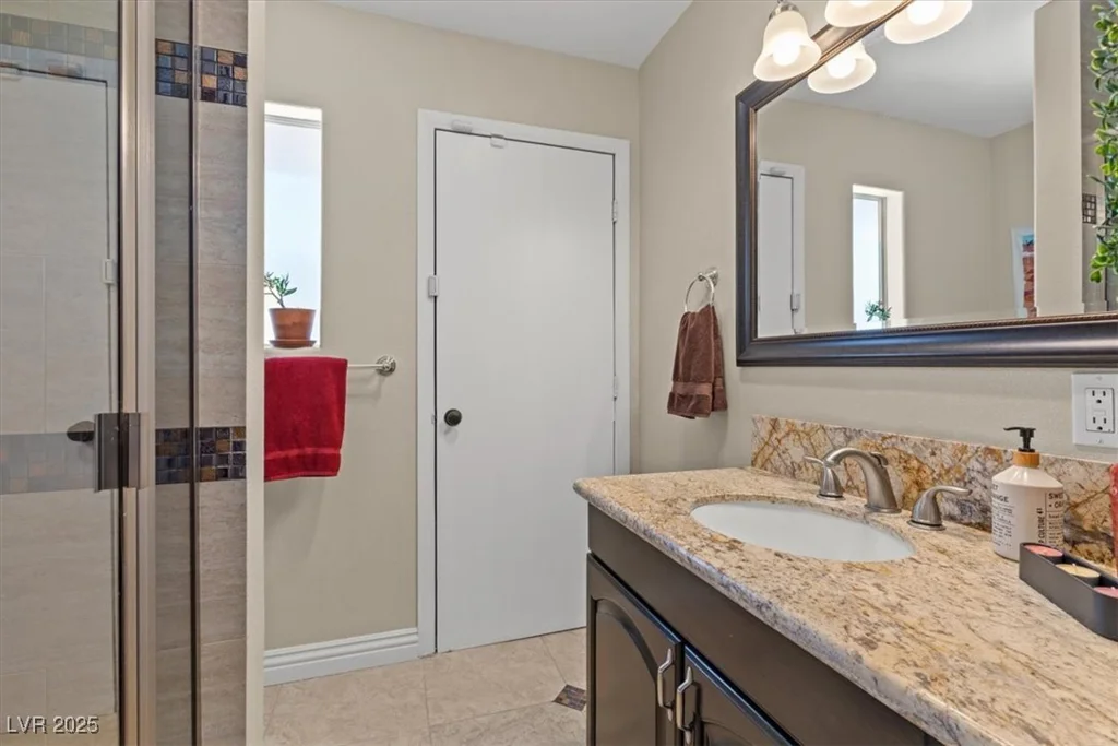 1911 Valley, Las Vegas, NV 89108