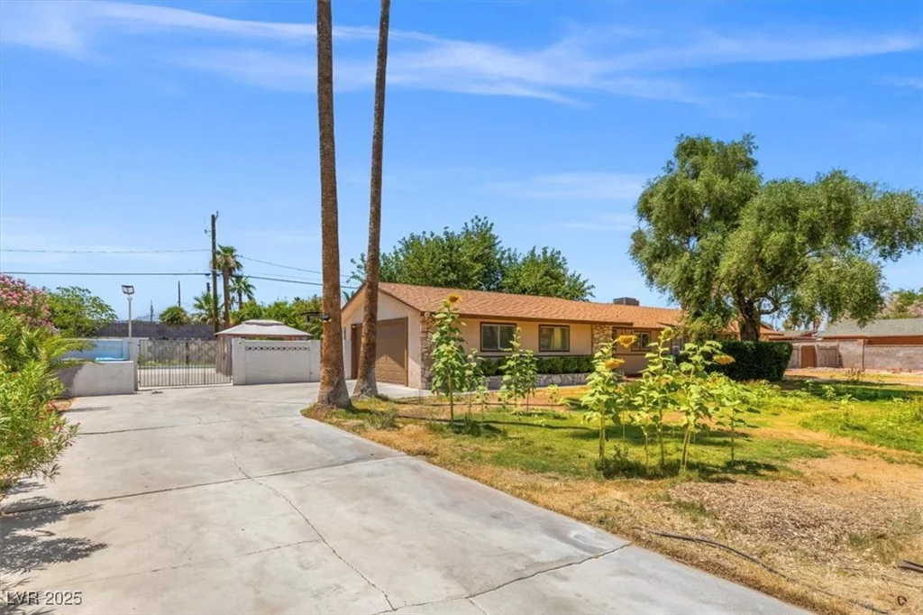 1911 Valley, Las Vegas, NV 89108