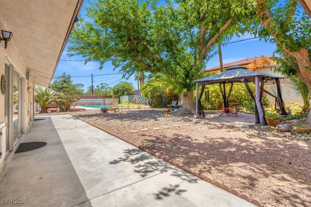1911 Valley, Las Vegas, NV 89108