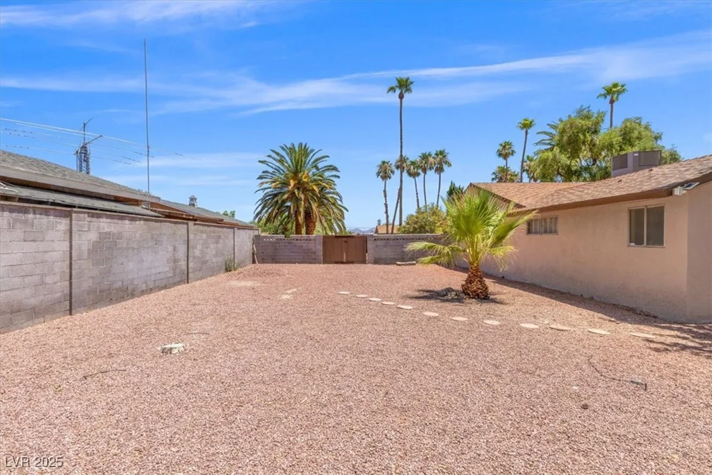 1911 Valley, Las Vegas, NV 89108