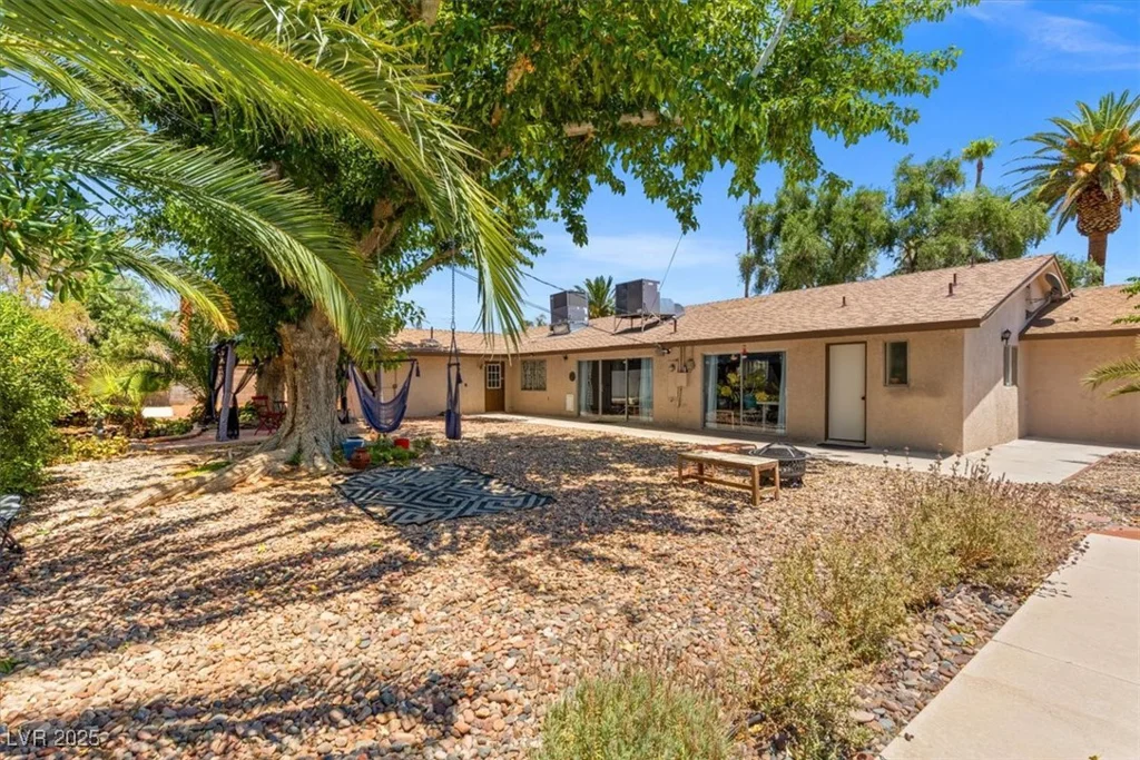 1911 Valley, Las Vegas, NV 89108
