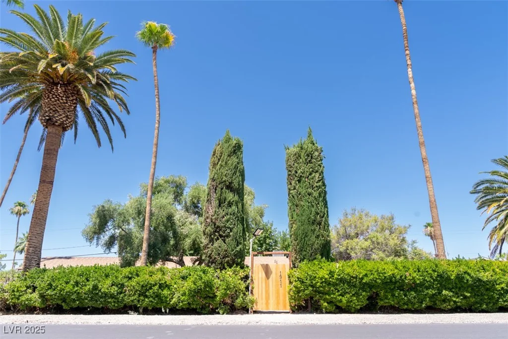 1911 Valley, Las Vegas, NV 89108