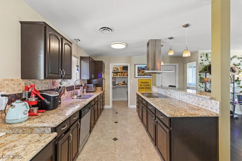 1911 Valley, Las Vegas, NV 89108