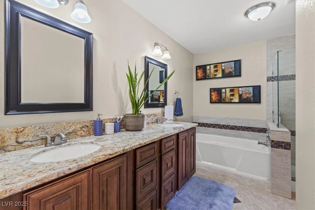 1911 Valley, Las Vegas, NV 89108