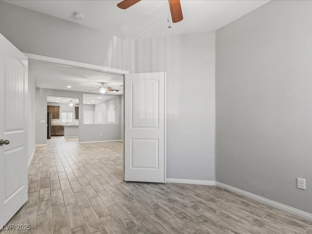 11826 Glinda, Las Vegas, NV 89183