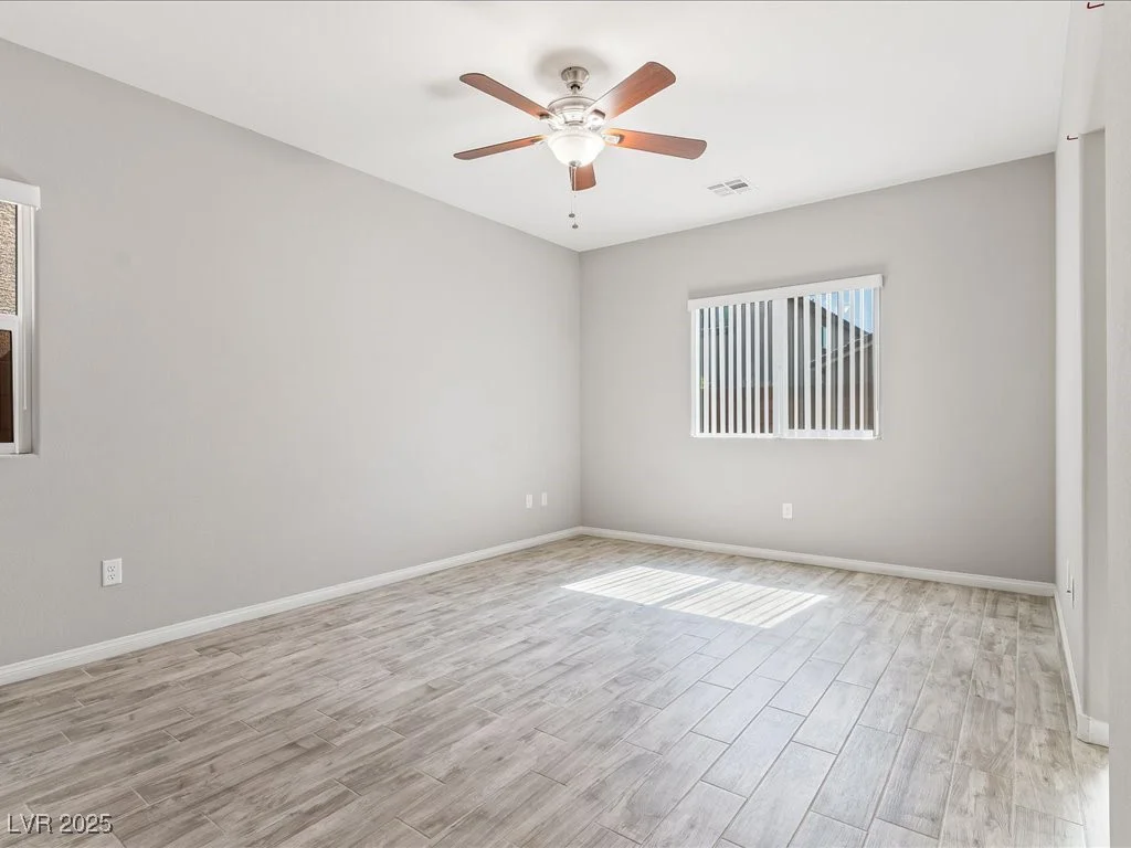 11826 Glinda, Las Vegas, NV 89183