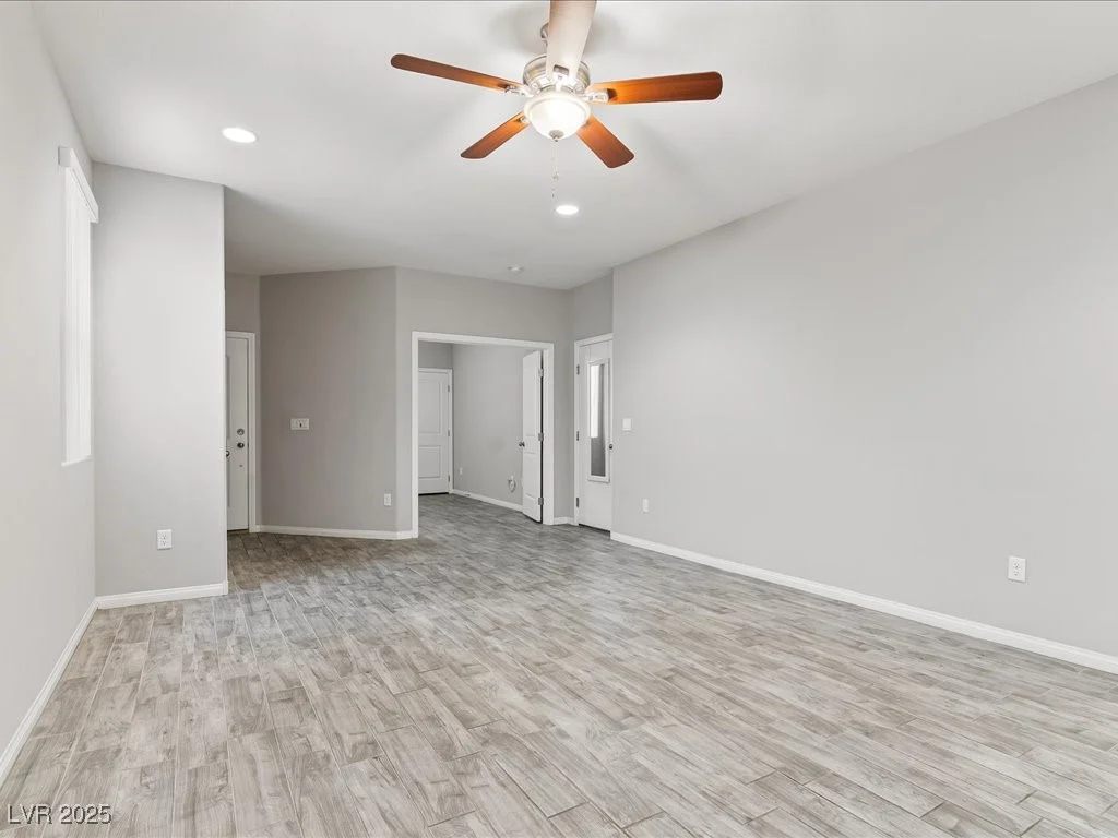 11826 Glinda, Las Vegas, NV 89183