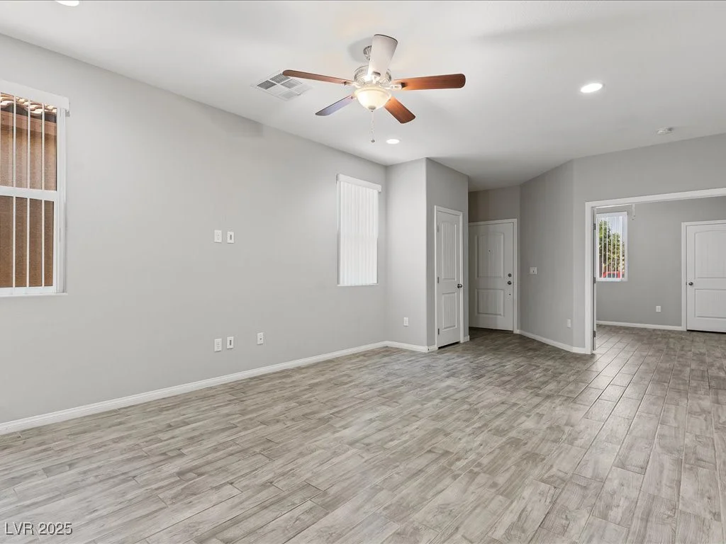 11826 Glinda, Las Vegas, NV 89183