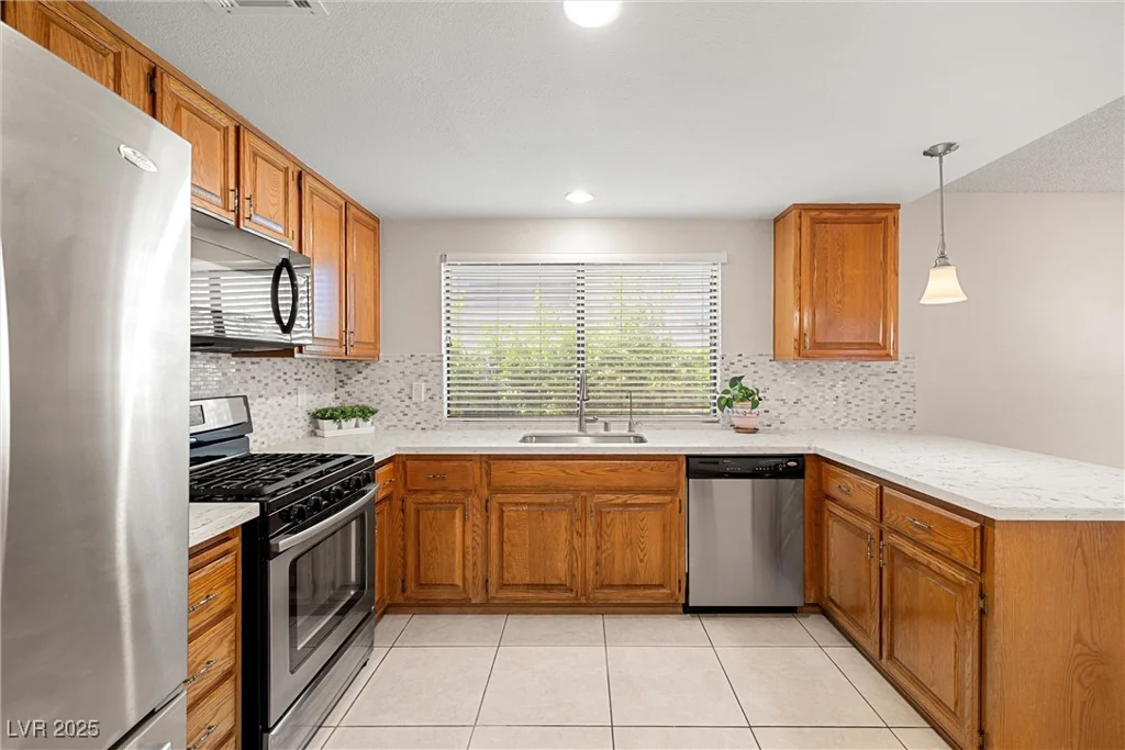 2821 Whispering Wind, Las Vegas, NV 89117