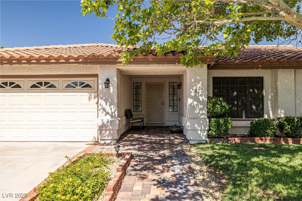 2821 Whispering Wind, Las Vegas, NV 89117