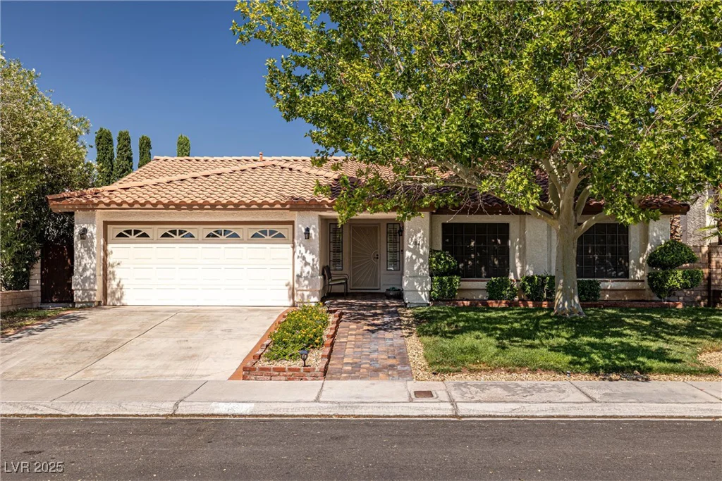 2821 Whispering Wind, Las Vegas, NV 89117
