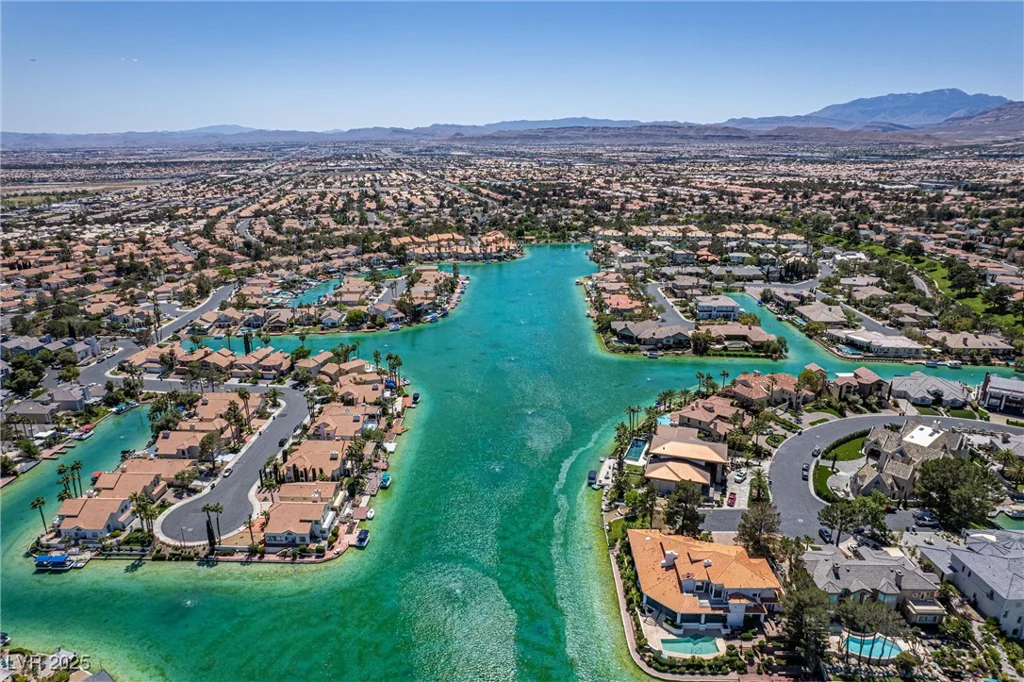 2821 Whispering Wind, Las Vegas, NV 89117