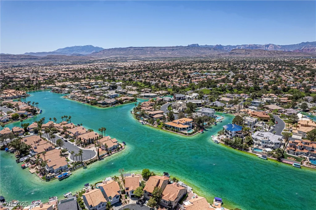 2821 Whispering Wind, Las Vegas, NV 89117
