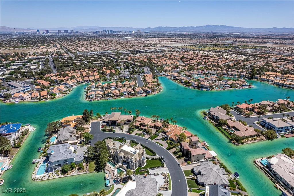2821 Whispering Wind, Las Vegas, NV 89117