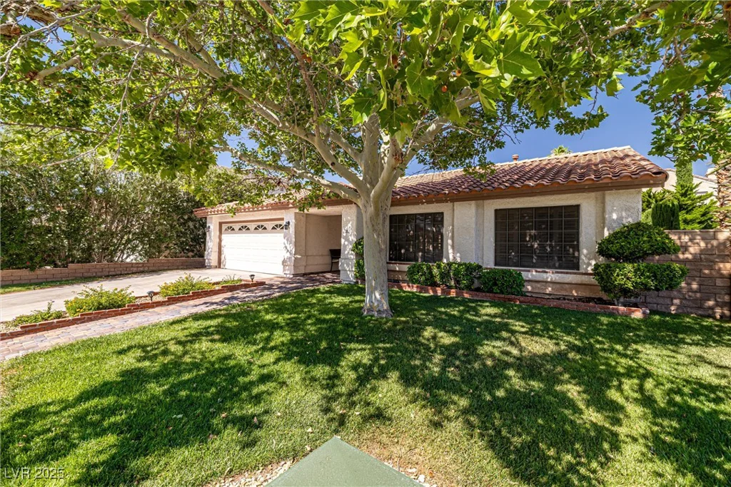 2821 Whispering Wind, Las Vegas, NV 89117