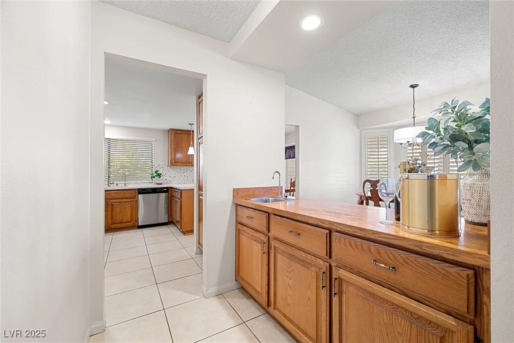 2821 Whispering Wind, Las Vegas, NV 89117