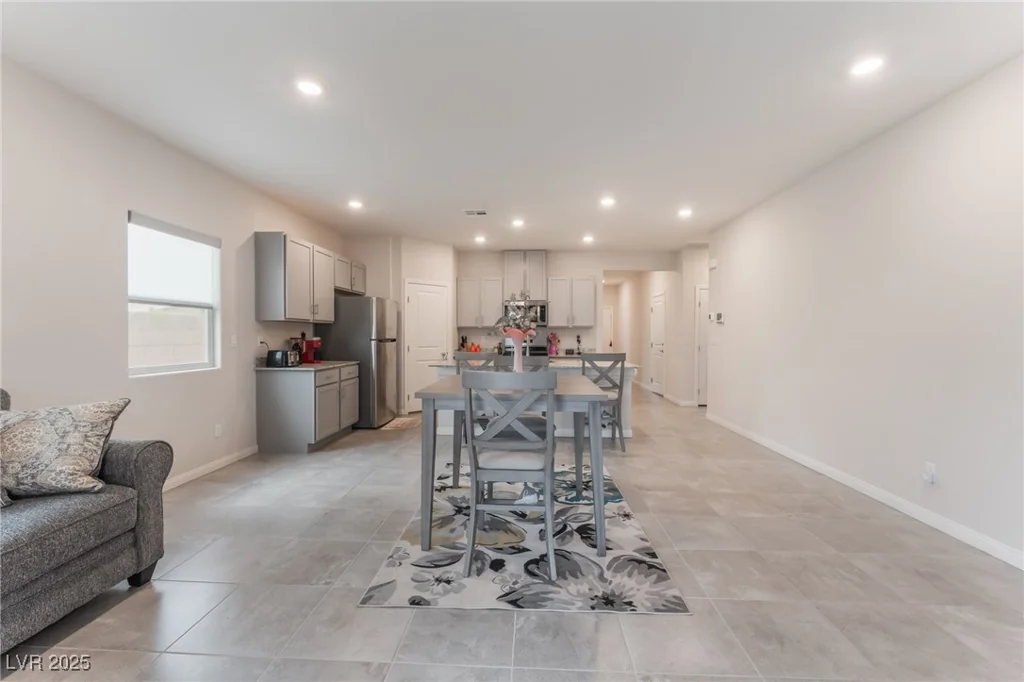 7910 Shimmery, North Las Vegas, NV 89084