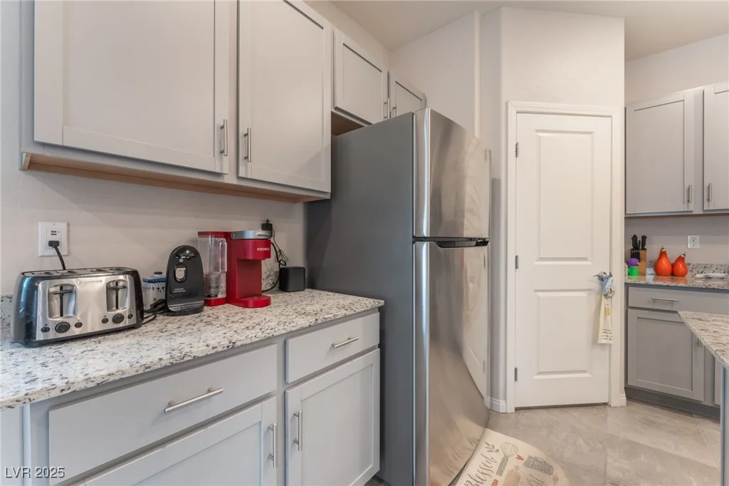 7910 Shimmery, North Las Vegas, NV 89084
