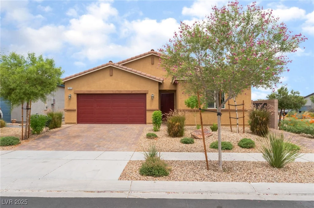 7910 Shimmery, North Las Vegas, NV 89084