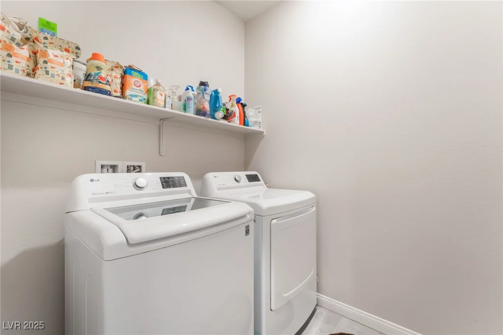 7910 Shimmery, North Las Vegas, NV 89084