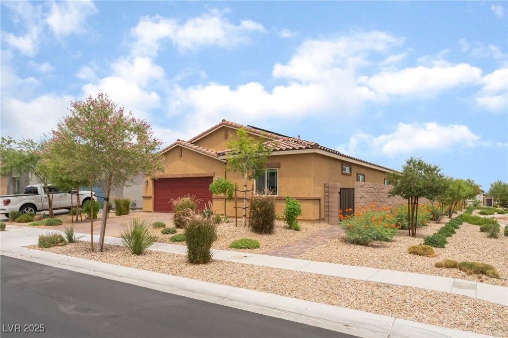 7910 Shimmery, North Las Vegas, NV 89084