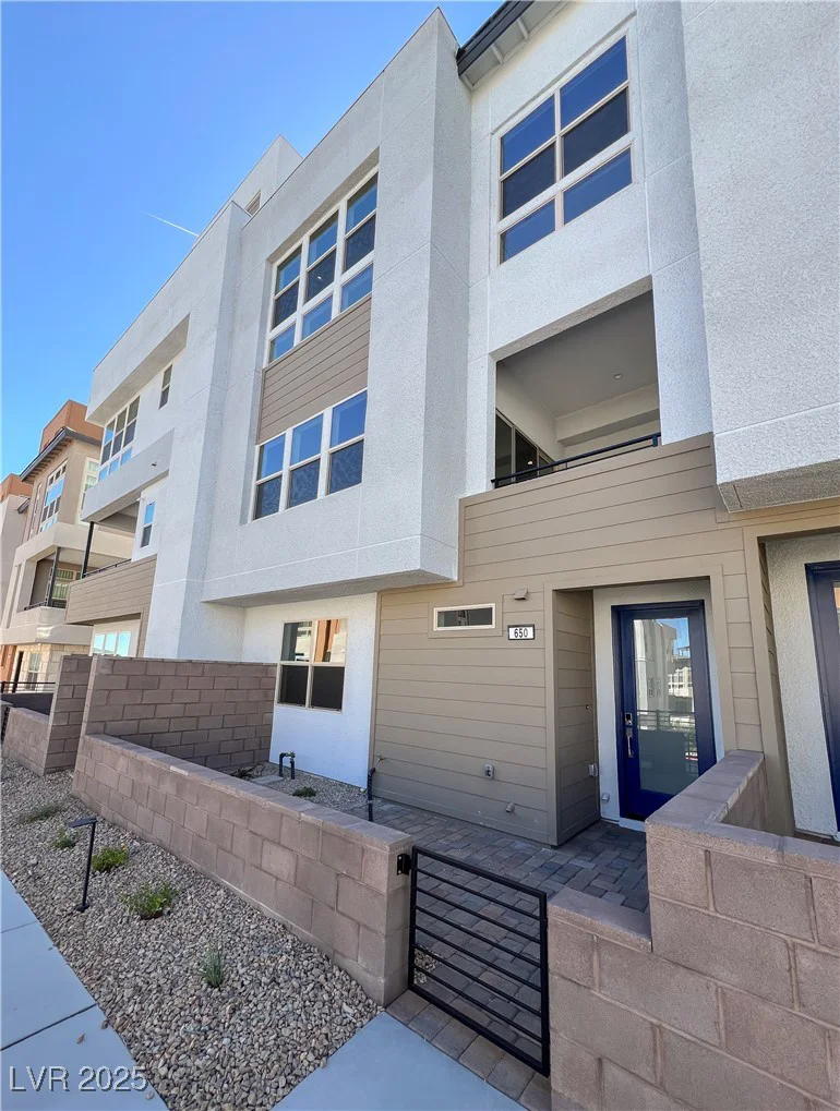 650 Agate Bridge, Las Vegas, NV 89138