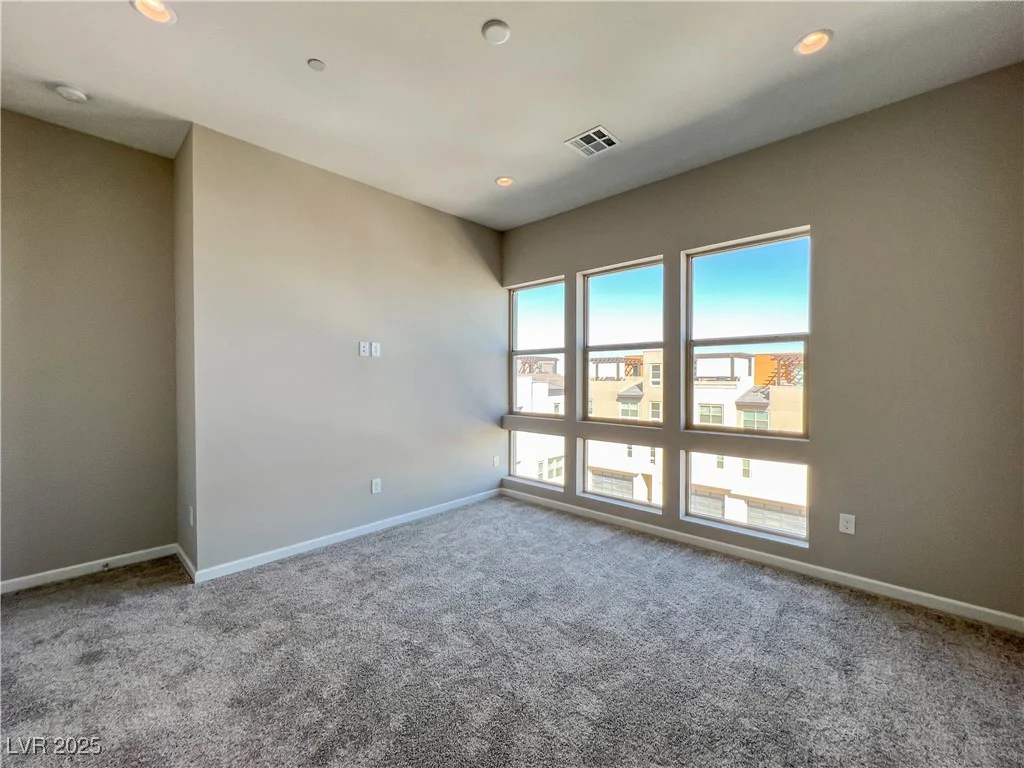 650 Agate Bridge, Las Vegas, NV 89138