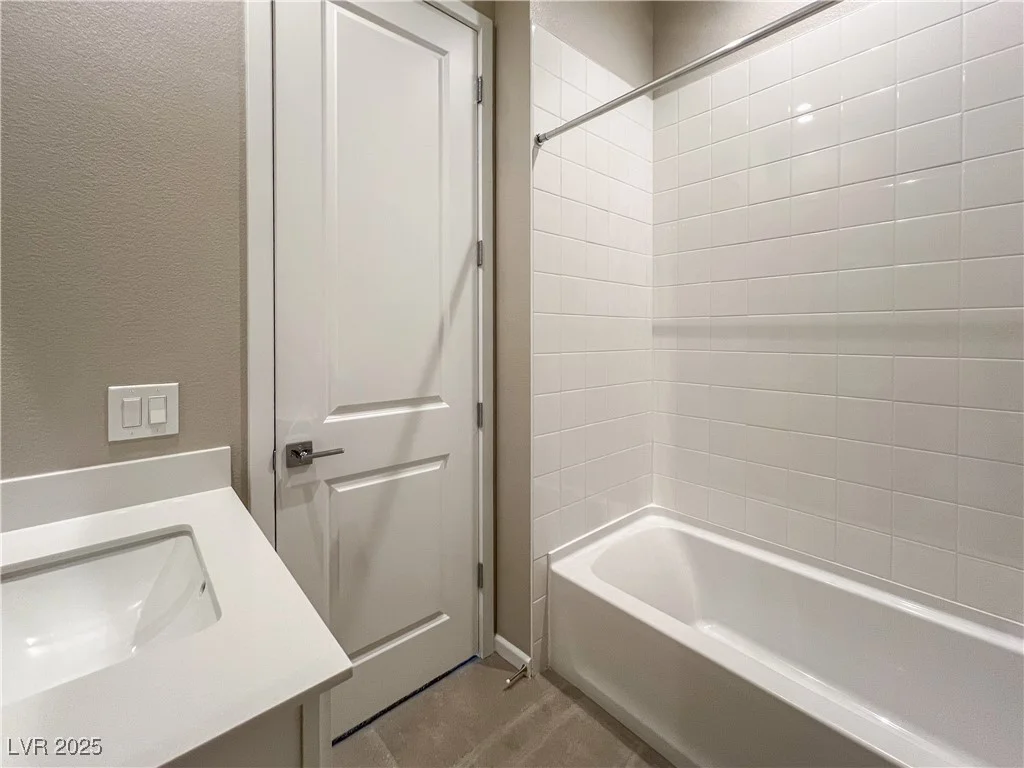 650 Agate Bridge, Las Vegas, NV 89138